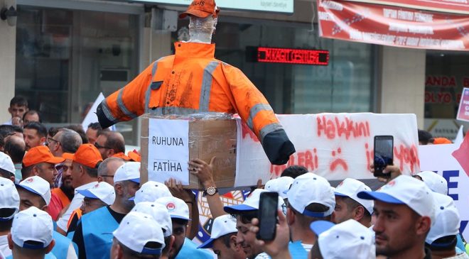 Kamu işçilerinden ‘tabutlu’ zam talebi!